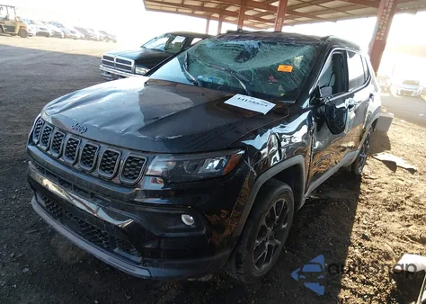 2025 Jeep Compass Latitude 4X4 z USA, uszkodzony, nr VIN 3C4NJDBN0ST542952